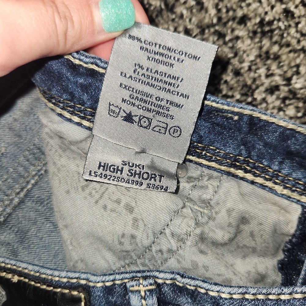 Silver Suki Jean Shorts Destressed Women's 32 Mid Rise 5" Inseam Modest Grunge - Picture 6 of 8